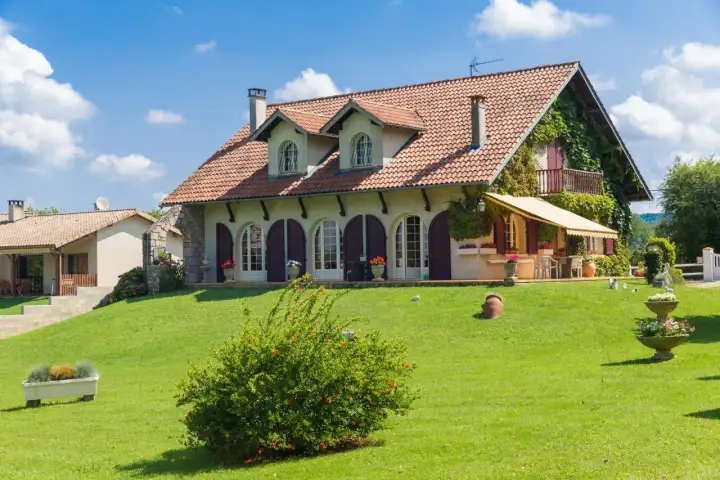Casa con giardino curato, ideale per la vendita immobile ereditato prima dei 5 anni.